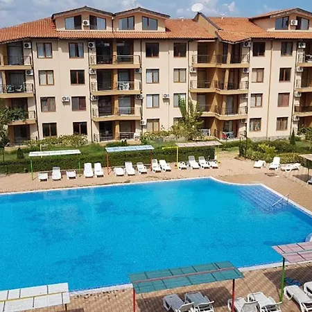 студио в комплекс нестинарка * Tsarevo